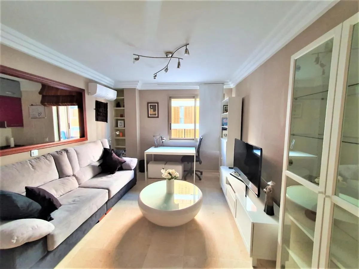 New Estrelitzia Luxury Apartamen contacts