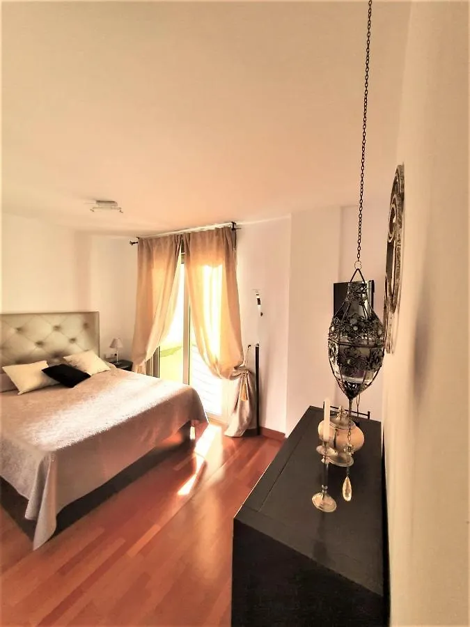 Apartment New Estrelitzia Luxury Apartamen Santa Cruz de Tenerife